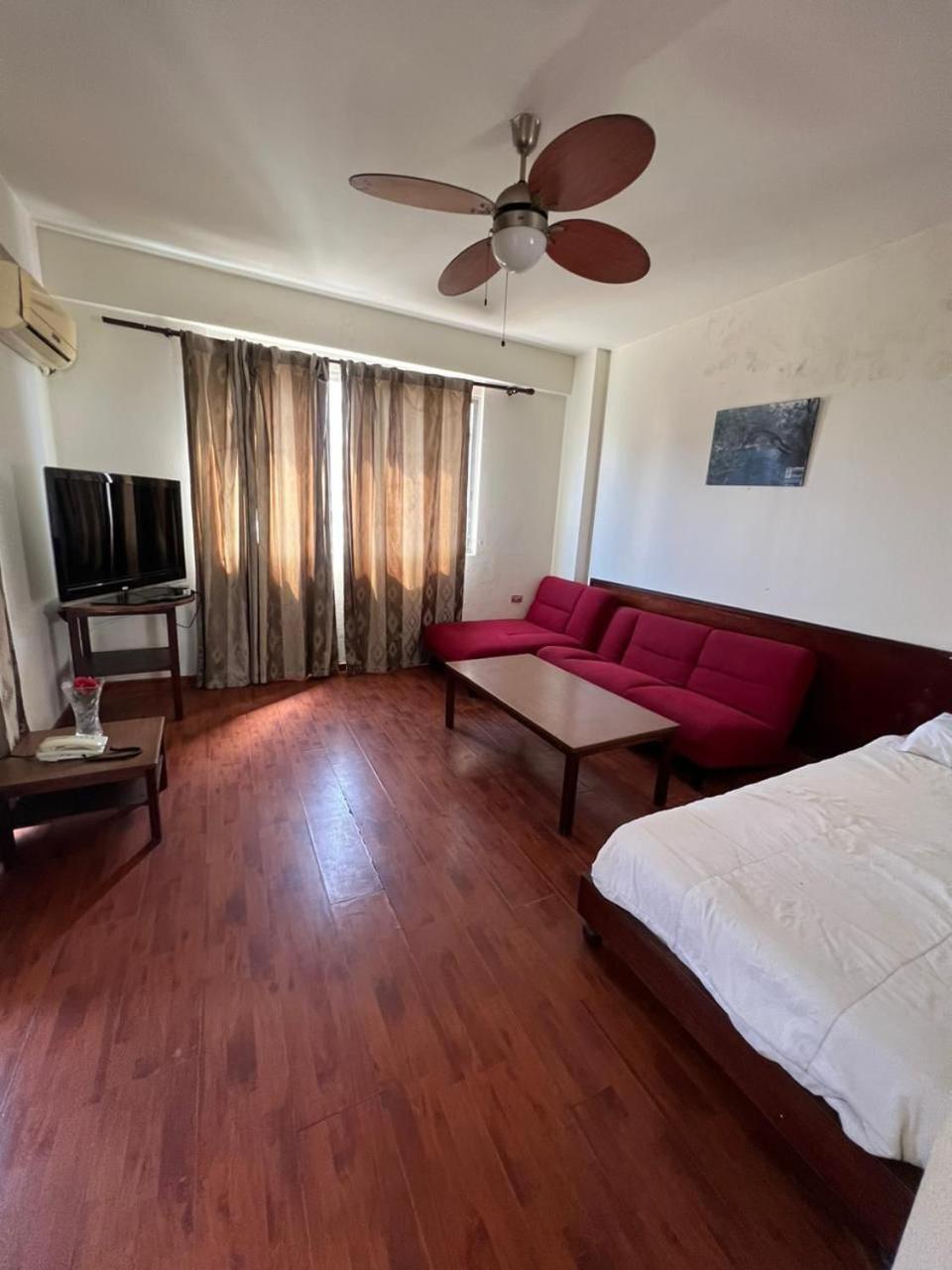Rawche Universal Apartments Beiroet Buitenkant foto